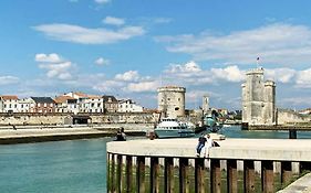 Grand studio avec terrasse à 100m du Vieux Port